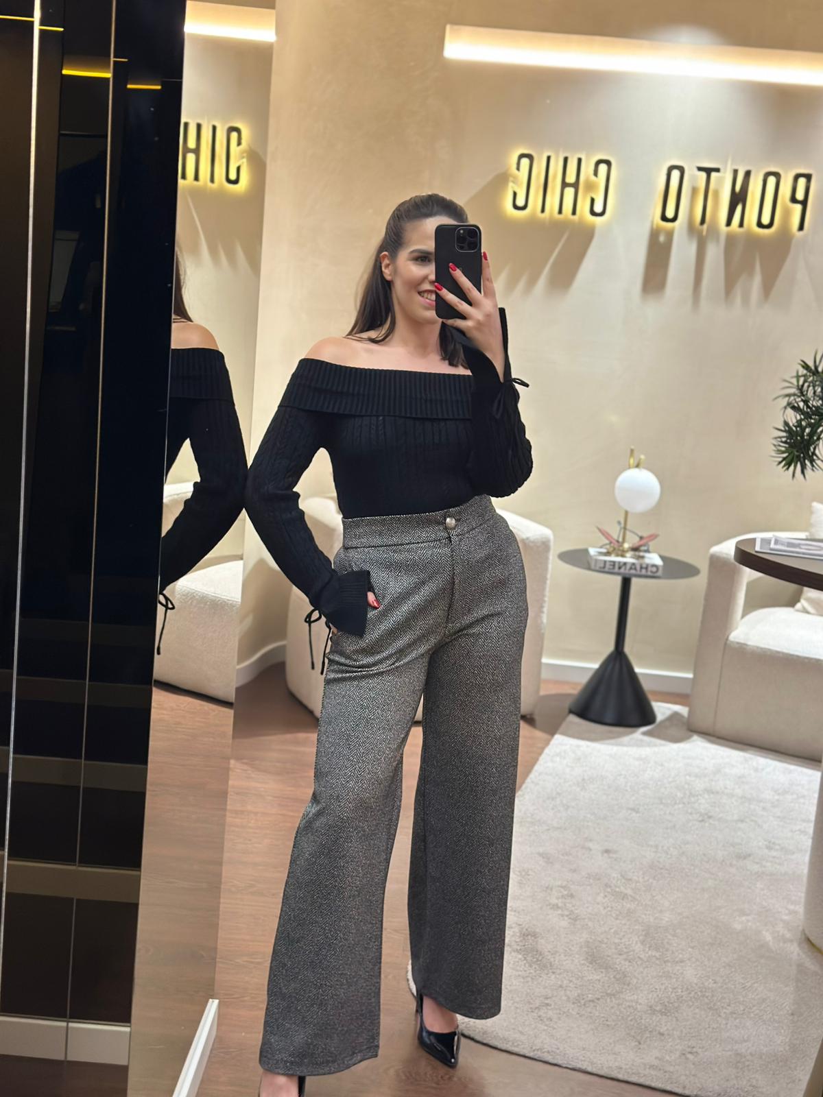 b44e6a82-34b3-4431-b269-cb8c56a5b461 CAMISOLA PRETA DECOTE BARCO PONTOCHIC - Image 2