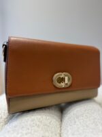 MALA CASTANHA E BEGE COM FECHO DOURADO PONTO CHIC