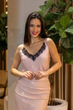 TOP ROSA COM DETALHE PRETO RINASCIMENTO