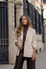 BLAZER BEGE CURTO COM MANGA FRANZIDA IMPERIAL