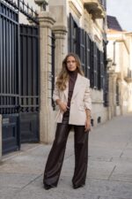 BLAZER BEGE CURTO COM MANGA FRANZIDA IMPERIAL - Image 7