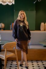 SWEATSHIRT CINZA ESCURO COM URSO APLICADO DIXIE