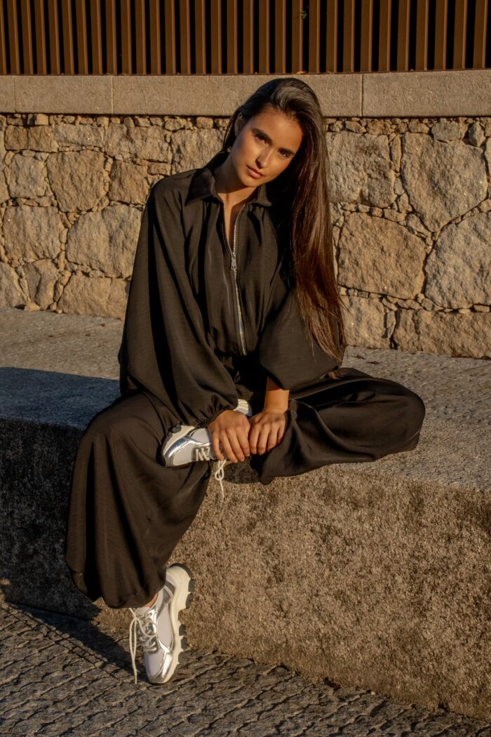 CONJUNTO PRETO CASACO E CALÇA FLUIDA PONTO CHIC - Image 1