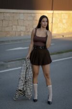 SAIA PRETA PLISSADA COM CINTO PONTO CHIC - Image 2