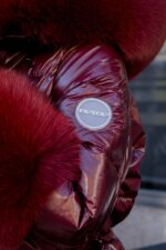 CASACO ACOLCHOADO BORDÔ COM PELO FLO&CLO - Image 5