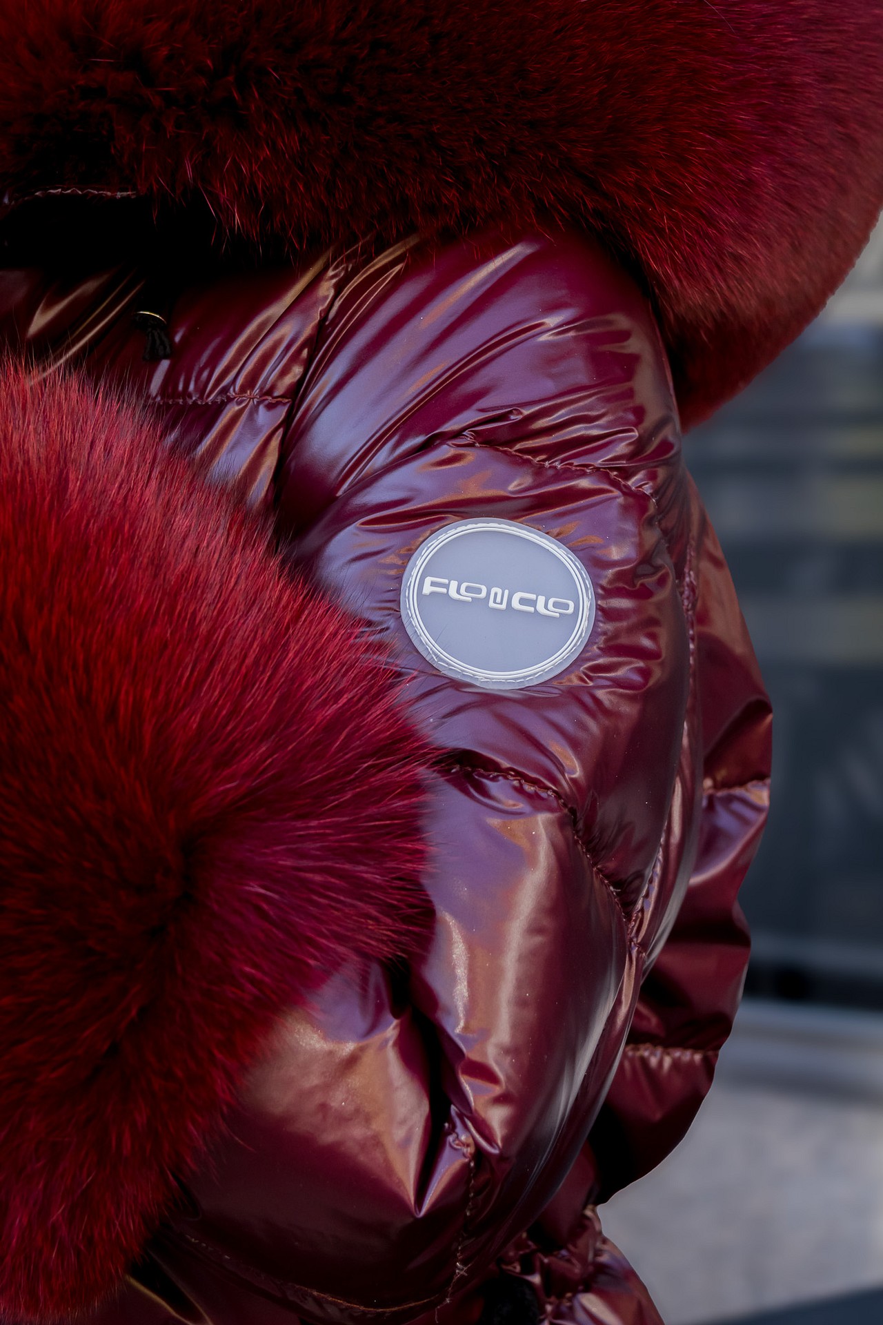 galleries_b2857c2d-e7bd-4240-b767-6eabd823f797_0aee1b06-238a-4e97-a163-097e8596b4c3_v2__thumb_l CASACO ACOLCHOADO BORDÔ COM PELO FLO&CLO - Image 5