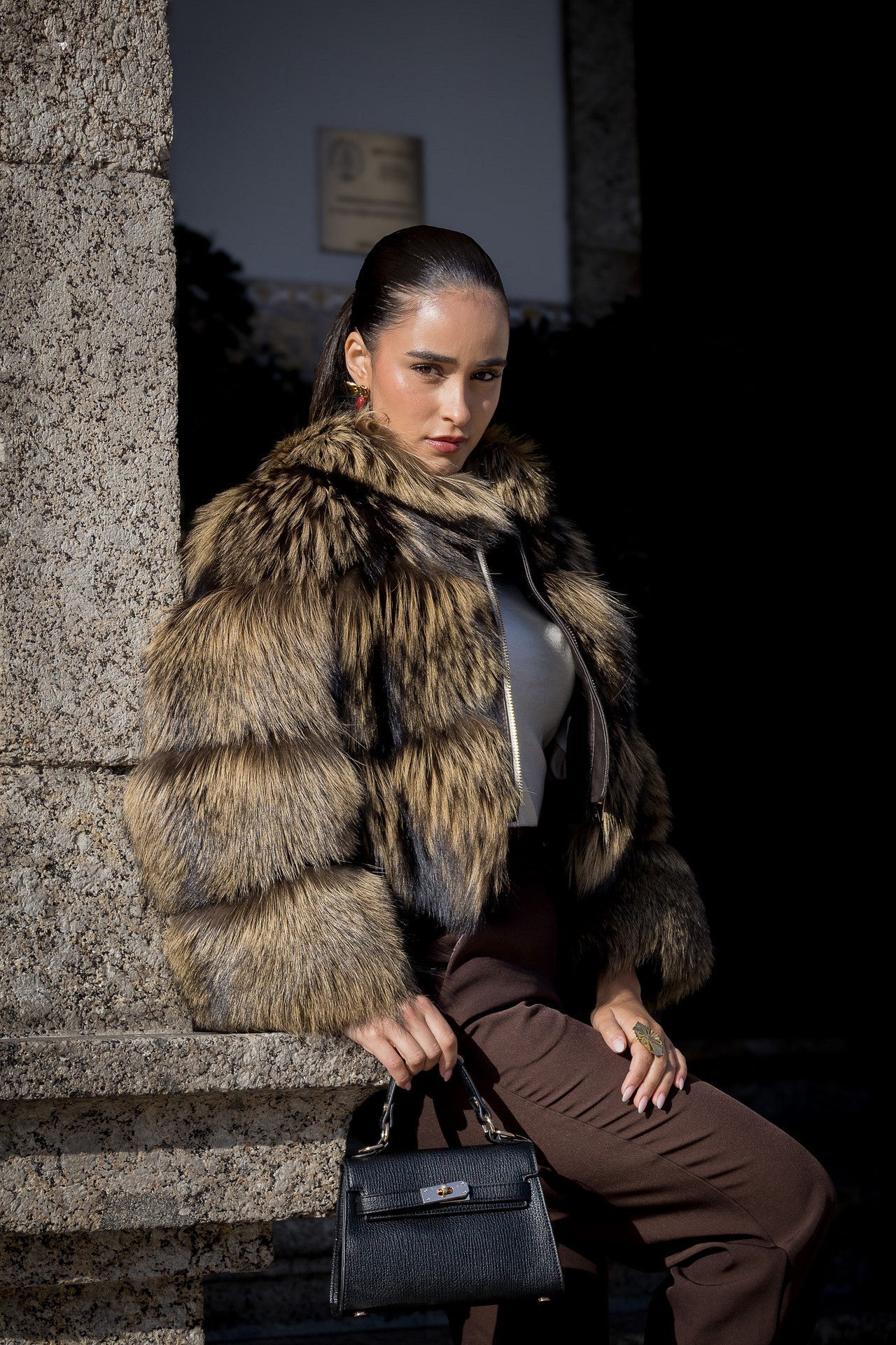 galleries_b2857c2d-e7bd-4240-b767-6eabd823f797_0b1d5b96-21e2-4d9c-a632-04368da35e1f_v2__thumb_l CASACO DE PELO COM CINTO BEGE FLO&CLO - Image 4