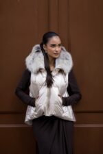 COLETE ACOLCHOADO REVERSÍVEL COM GOLA DE PELO FLO&CLO - Image 3