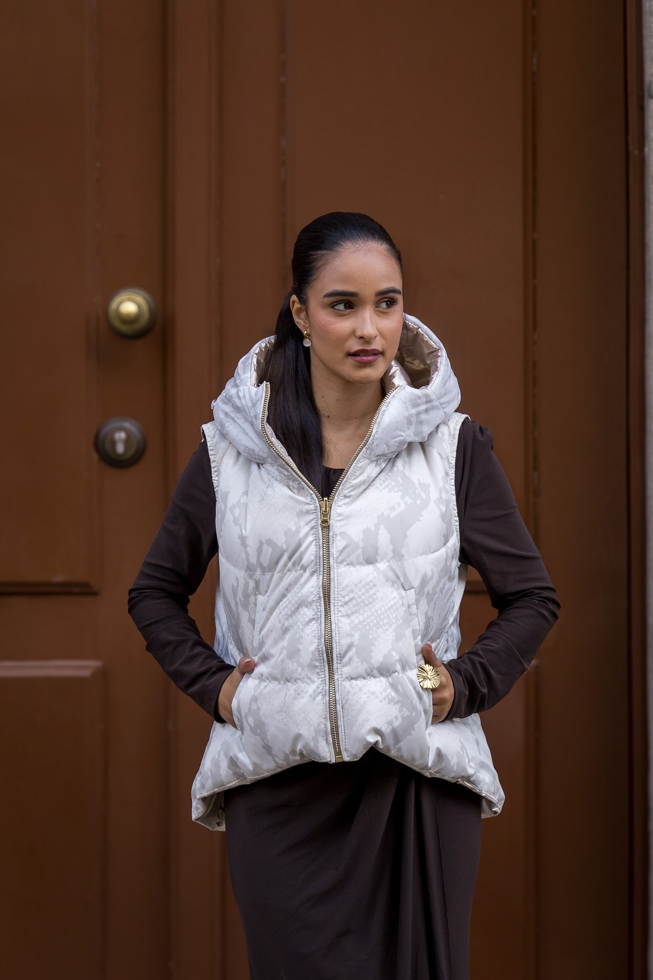 galleries_b2857c2d-e7bd-4240-b767-6eabd823f797_25f9609a-a56a-440e-902f-36e37306db8f_v2__thumb_l COLETE ACOLCHOADO REVERSÍVEL COM GOLA DE PELO FLO&CLO - Image 6