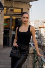 BODY PRETO CANELADO PONTO CHIC