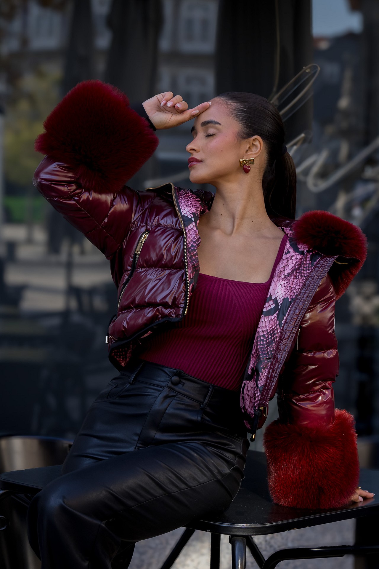 galleries_b2857c2d-e7bd-4240-b767-6eabd823f797_431603df-a695-42b1-8b51-7028a37f18bd_v2__thumb_l CASACO ACOLCHOADO BORDÔ COM PELO FLO&CLO - Image 1