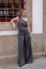 CALÇAS CINZENTAS DE CORTE LARGO COM CINTO IMPERIAL - Image 2