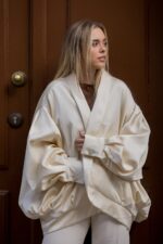 CASACO CREME COM BOLSOS PONTO CHIC - Image 3