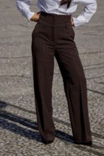 CALÇAS CASTANHAS DE ALFAIATARIA COM RISCA DIPLOMÁTICA IMPERIAL - Image 2