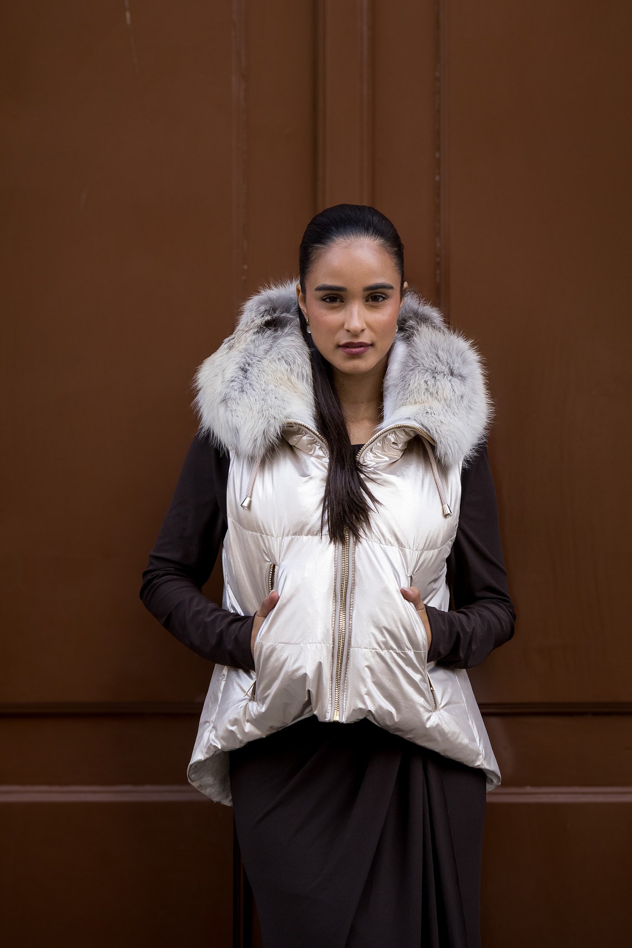 galleries_b2857c2d-e7bd-4240-b767-6eabd823f797_792efba0-190e-4500-b956-7d9faf297efb_v2__thumb_l COLETE ACOLCHOADO REVERSÍVEL COM GOLA DE PELO FLO&CLO - Image 1