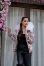 CASACO ACOLCHOADO ROSA COM GOLA DE PELO FLO&CLO - Image 4