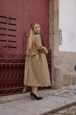 TRENCH BEGE COM GOLA CONTRASTANTE PRETA ELEH - Image 6