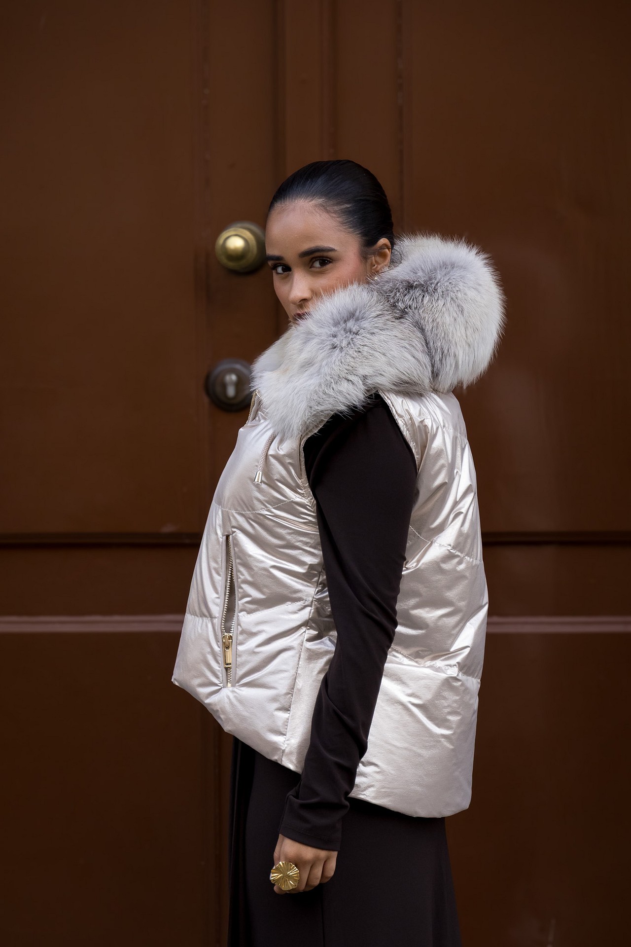 galleries_b2857c2d-e7bd-4240-b767-6eabd823f797_a4d46d91-ee5b-4348-ac1d-740ec69257f3_v2__thumb_l COLETE ACOLCHOADO REVERSÍVEL COM GOLA DE PELO FLO&CLO - Image 4