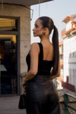 CALÇAS PRETAS EM ECOPELE PONTO CHIC - Image 3