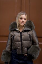 CASACO CURTO DE PELO CASTANHO FLO&CLO