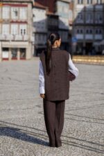 COLETE CASTANHO COM RISCA DIPLOMÁTICA IMPERIAL - Image 4
