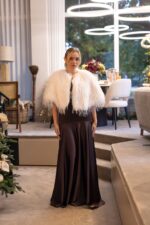 CAPA DE PELO SINTÉTICO BRANCA PONTO CHIC