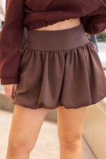 SAIA CASTANHA COM VOLUME EM TECIDO ESTRUTURADO RINASCIMENTO - Image 2