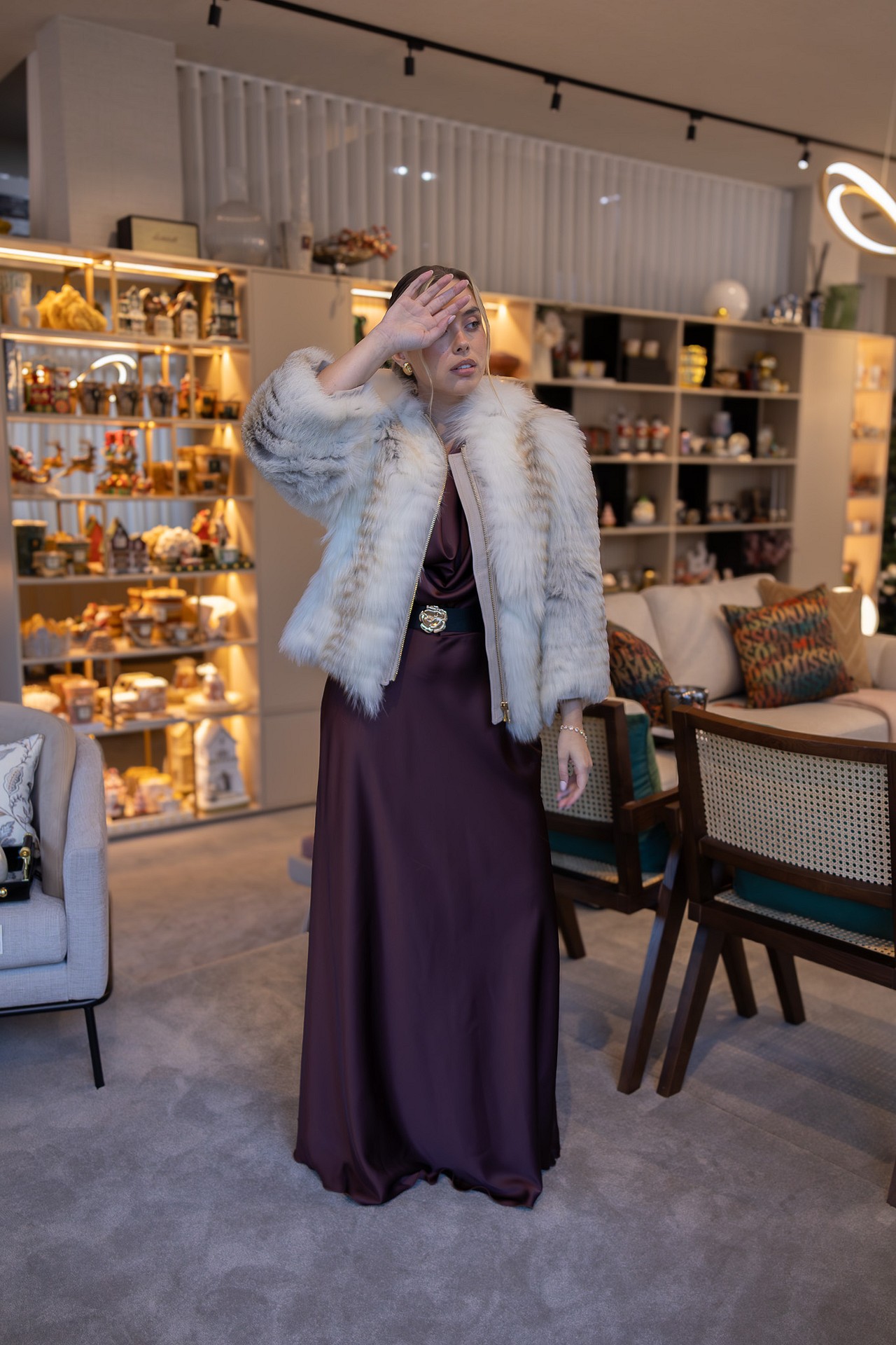 galleries_b6fa26f4-dbaa-485b-b637-43f06bc033dc_717db6c0-0114-4551-b581-d89d20ddd4ab_v2__thumb_l CASACO DE PELO CURTO EM PELE NATURAL COM INTERIOR ESTAMPADO FLO&CLO - Image 4