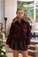 CASACO DE BOMBAZINE BORDEAUX COM GOLA DE PÊLO RINASCIMENTO - Image 3