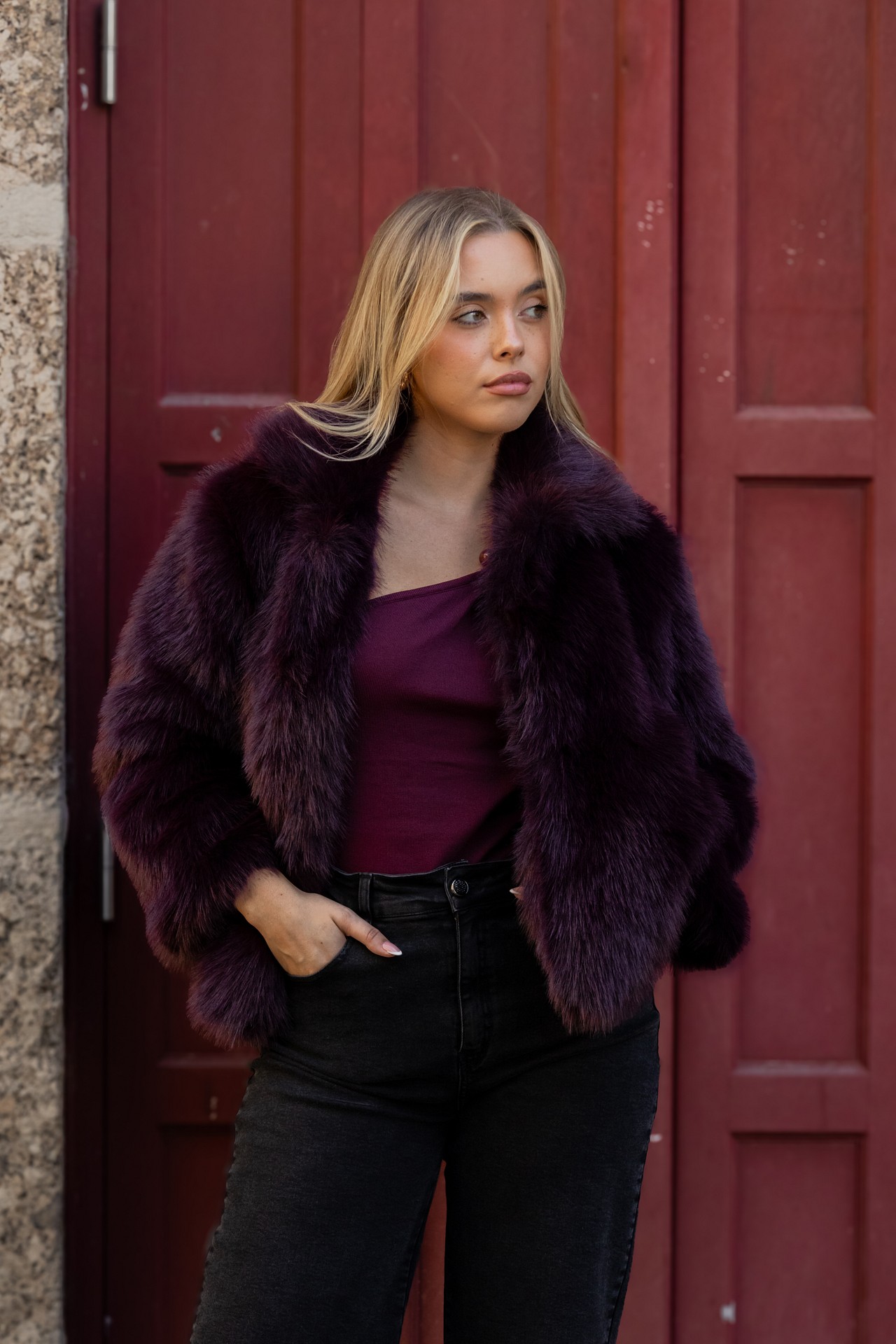 galleries_b758f646-4ec2-4c89-b26f-9b21979c2a5c_0d5260bb-b819-46f2-82d4-50b823acd261_v2__thumb_l CASACO DE PÊLO SINTÉTICO BORDEAUX MISS YOU - Image 1