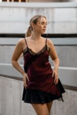 TOP DE CETIM BORDÔ IMPERIAL - Image 2