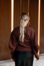 CASACO CASTANHO COM BOTÕES DOURADOS PONTO CHIC - Image 5