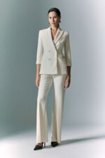 CALÇAS CREME COM CINTURA EM CETIM E PREGAS IMPERIAL