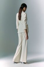 CALÇAS CREME COM CINTURA EM CETIM E PREGAS IMPERIAL - Image 4