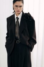 BLAZER PRETO COM FLOR APLICADA IMPERIAL