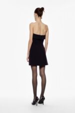 VESTIDO CURTO PRETO COM FLOR IMPERIAL - Image 3