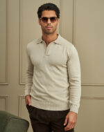 PÓLO TRICÔ COM DECOTE EM V AREIA  ZOLF