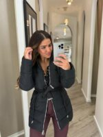 CASACO ACOLCHOADO PRETO COM CINTO PONTO CHIC