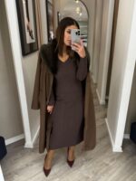 VESTIDO DE MALHA CASTANHO PONTO CHIC - Image 3