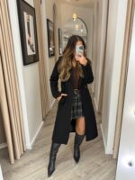 CASACO CLÁSSICO COM LAPELAS PRETO PONTO CHIC