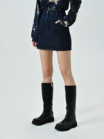 BOTA ALTA PRETA COM DETALHE METÁLICO RINASCIMENTO - Image 4