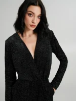 MACACÃO CURTO PRETO COM BRILHO RINASCIMENTO - Image 2