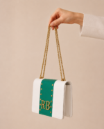 MALA BRANCA E VERDE COM TACHAS E CORRENTE DOURADA ROBERTA BIAGGI - Image 2