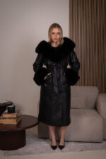 CASACO COMPRIDO PRETO EM ECOPELE E PELO PONTO CHIC