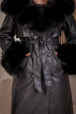 CASACO COMPRIDO PRETO EM ECOPELE E PELO PONTO CHIC - Image 3