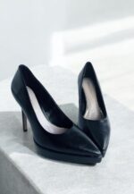 SAPATO PRETO DE COURO COM PLATAFORMA RINASCIMENTO