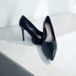 SAPATO PRETO DE COURO COM PLATAFORMA RINASCIMENTO - Image 3