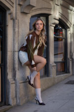 CAMISOLA DE MALHA CASTANHA COM PADRÃO LOSANGOS PONTO CHIC - Image 8