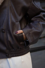 CASACO CASTANHO COM GOLA EM PELO PONTO CHIC - Image 11