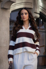 POLO DE MALHA ÀS RISCAS CRU E CASTANHO PONTO CHIC - Image 3